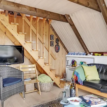 Casa de Férias Lovely In With Kitchen Romo