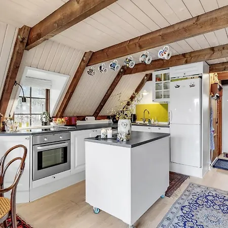 Casa de Férias Lovely In With Kitchen Romo